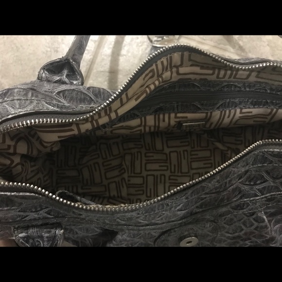 Gray Guess Purse - Picture 3 of 4